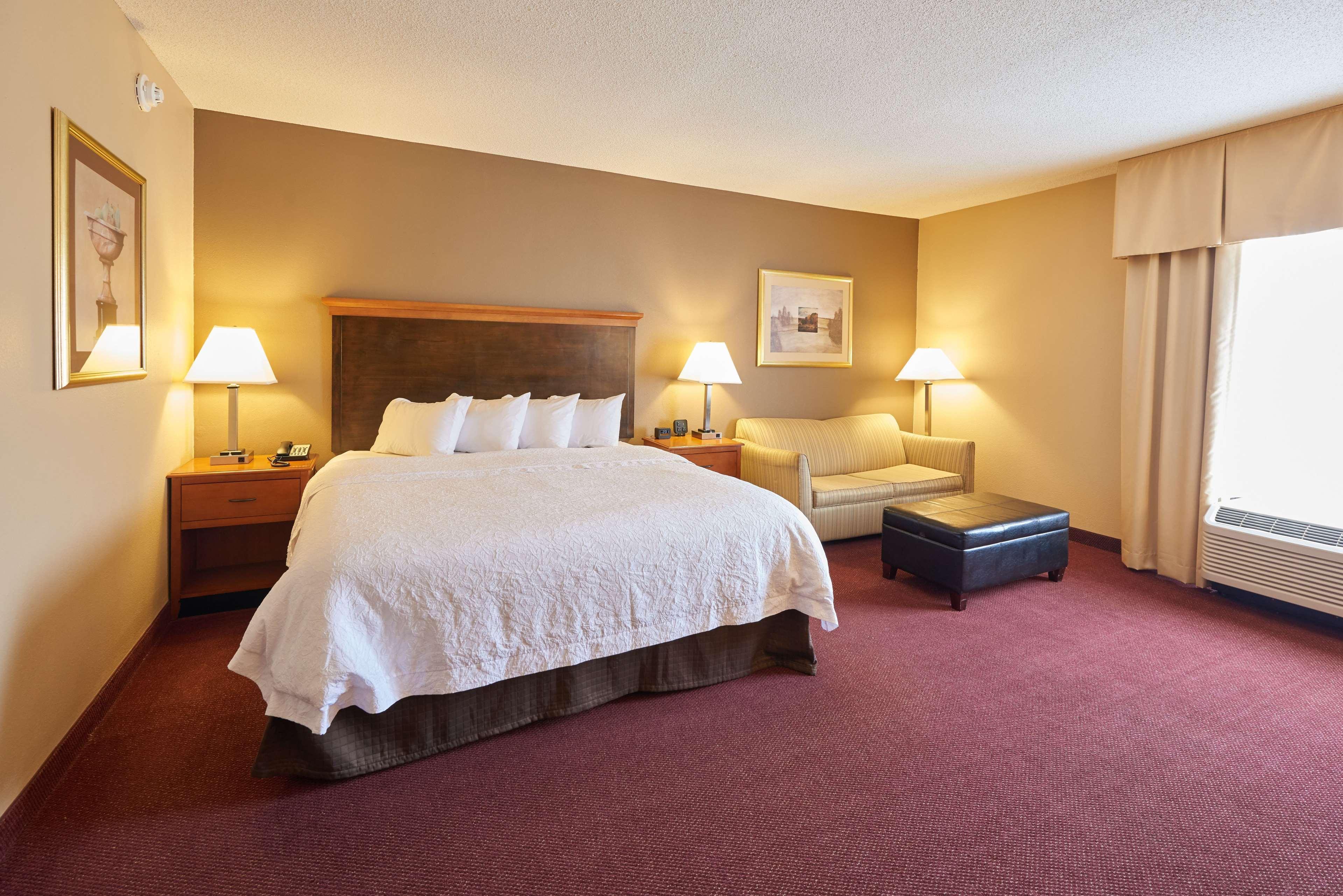 Hampton Inn Massillon Экстерьер фото