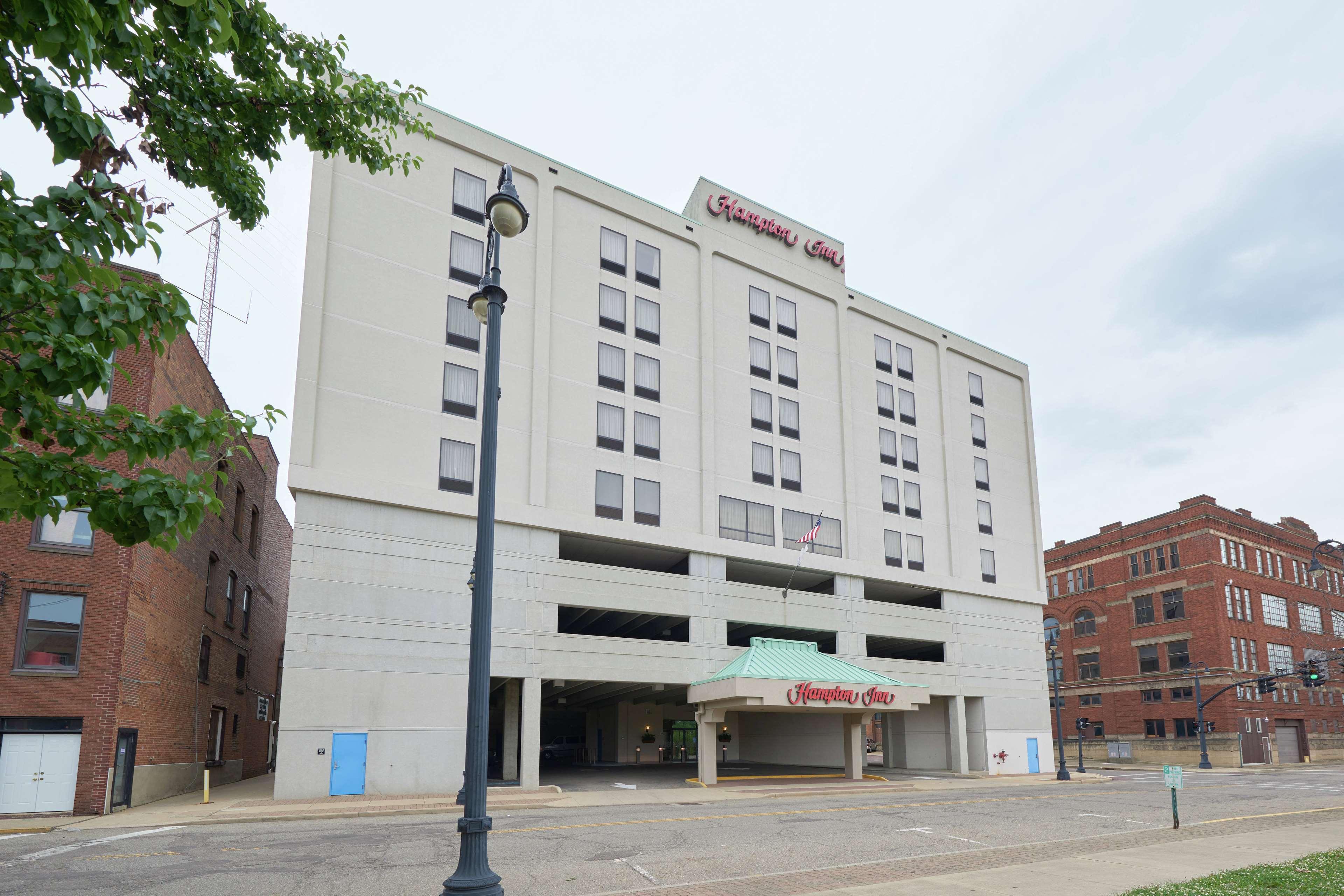 Hampton Inn Massillon Экстерьер фото