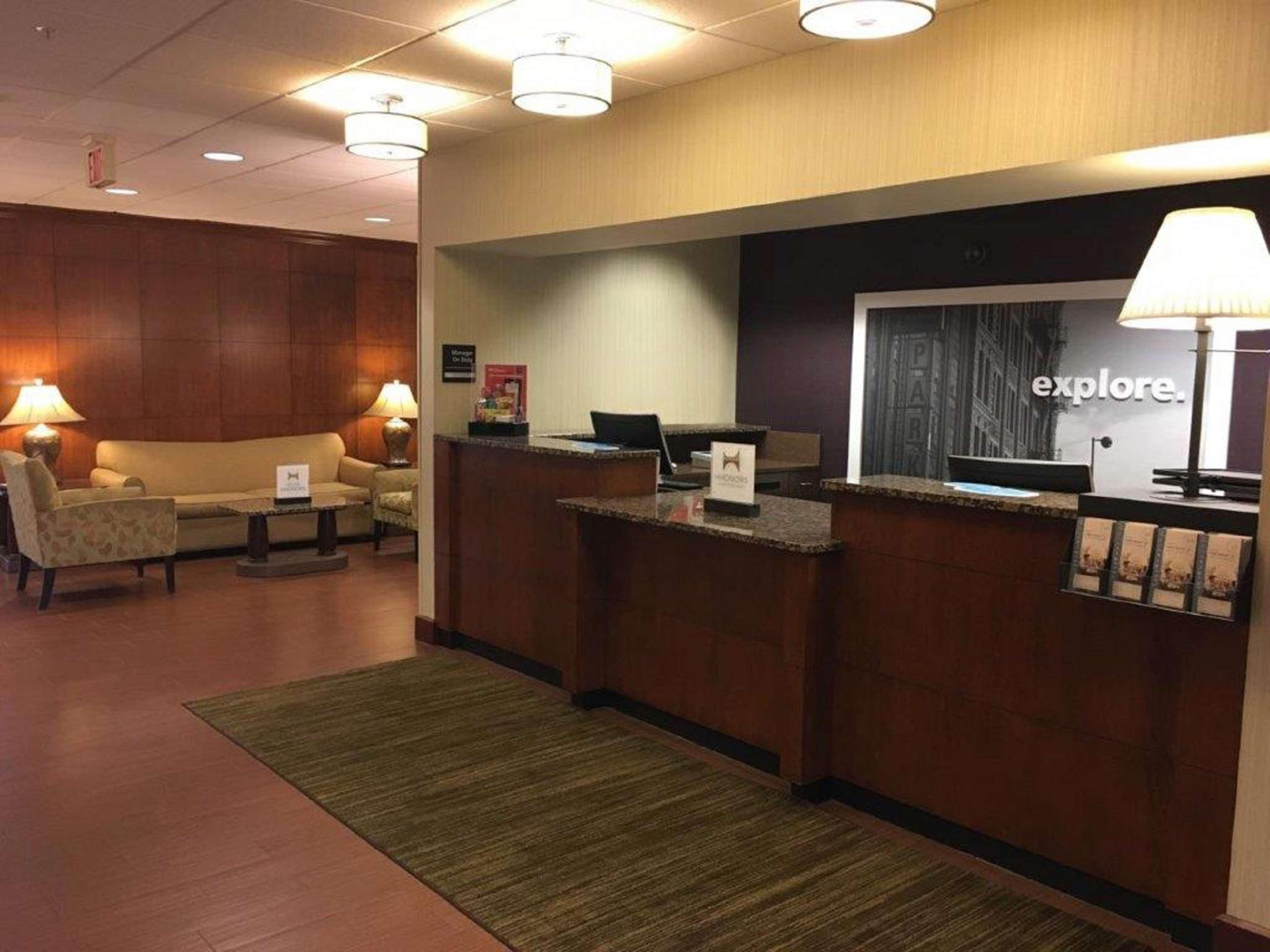 Hampton Inn Massillon Экстерьер фото