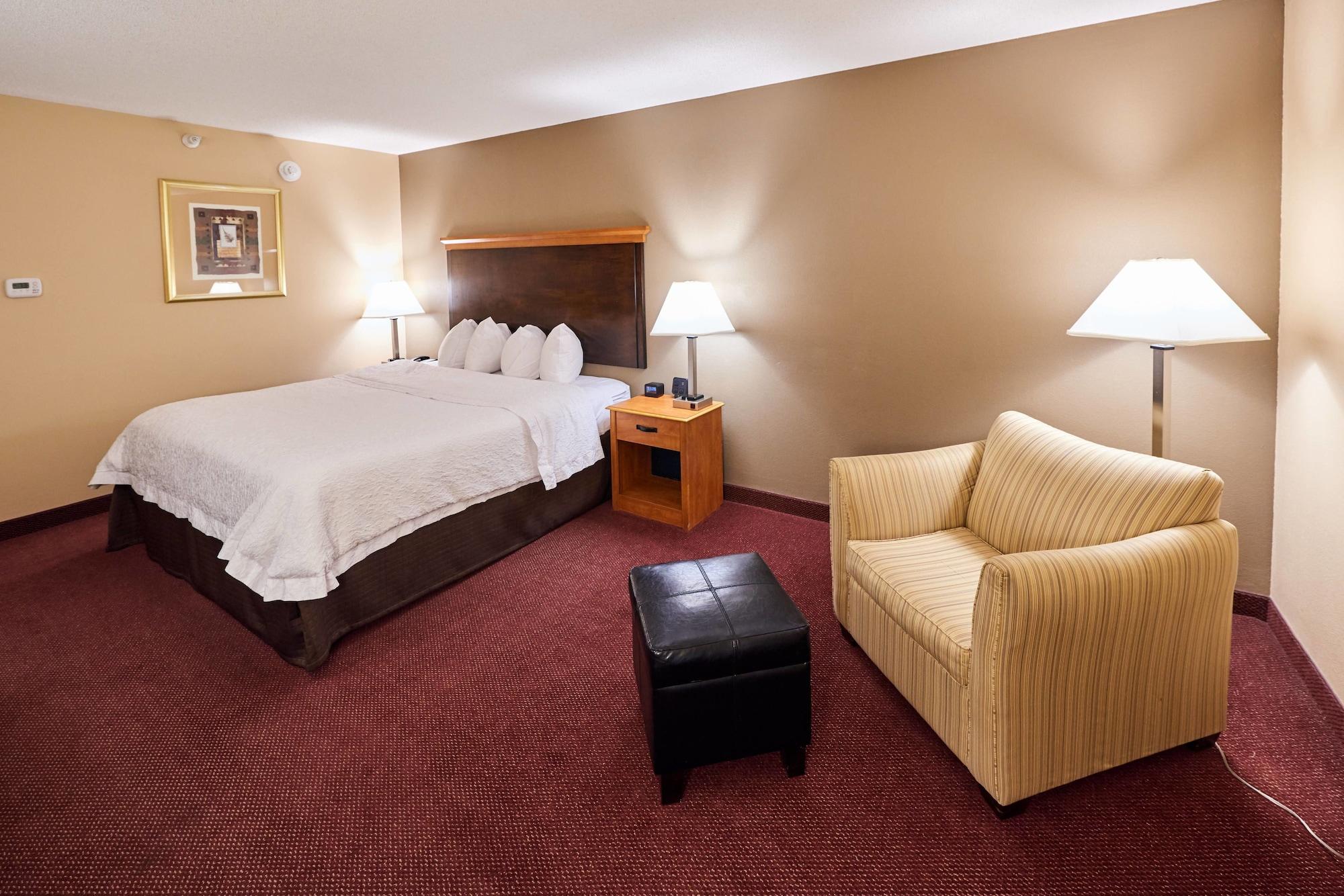 Hampton Inn Massillon Экстерьер фото