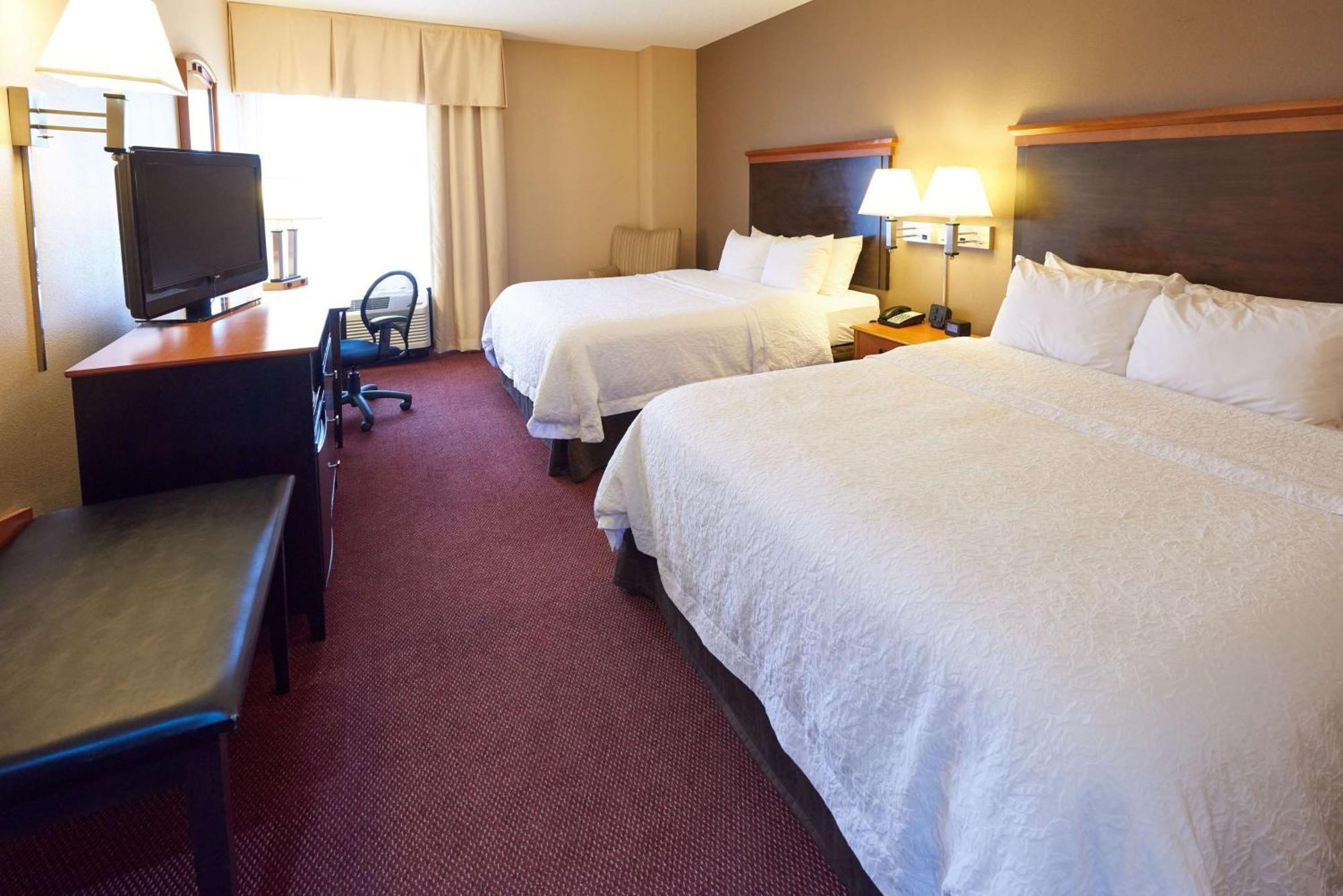 Hampton Inn Massillon Экстерьер фото